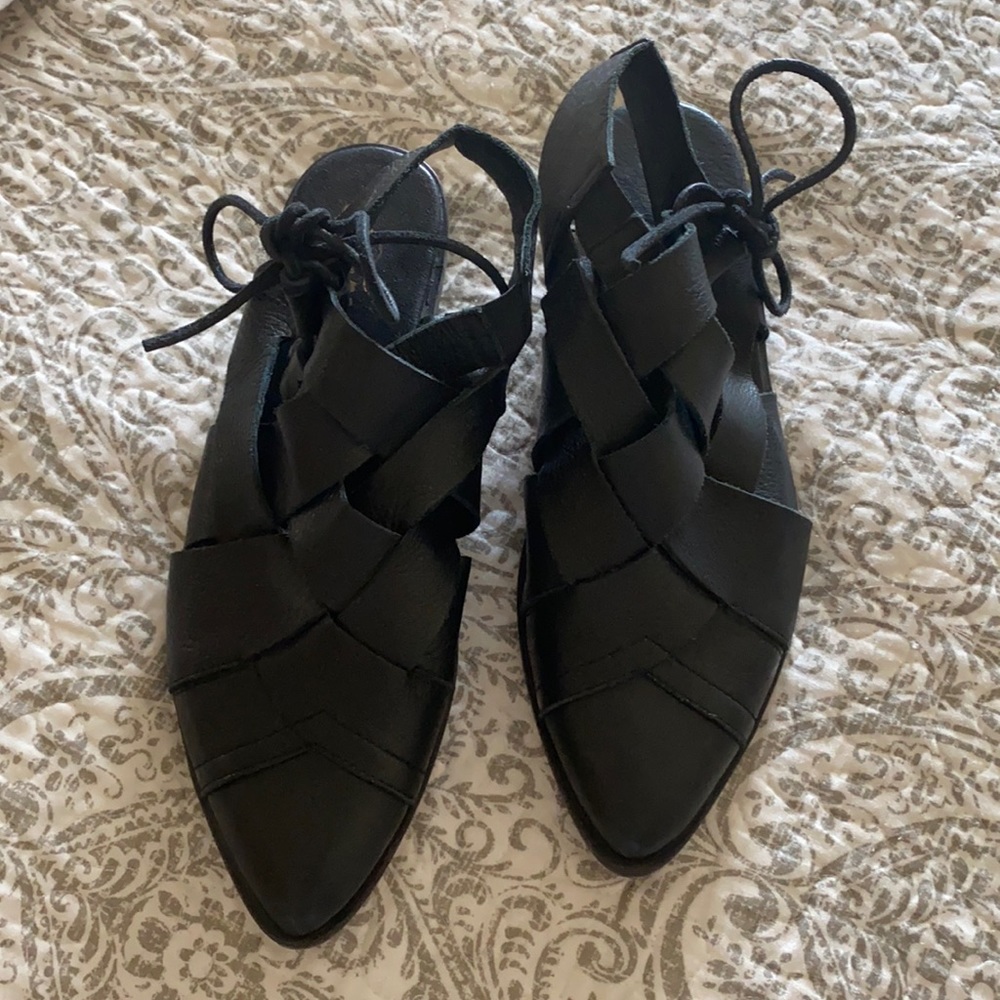 FREE PEOPLE LEATHER FLATS